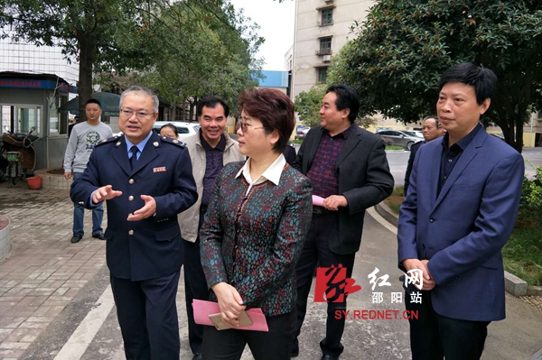 张雪珊 邓美华)10月20日,邵阳市委常委,宣传部长周迎春来到双清区地税